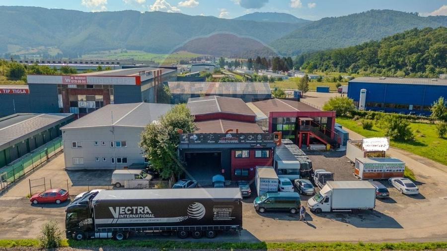 Hala + Spatiu de birouri cu destinatii multiple : Teren 1116 mp - 13