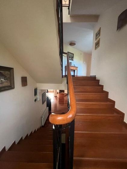 Vila de vis cu parc privat  — Panoramă Unică Spre Crucea Caraiman, - 2