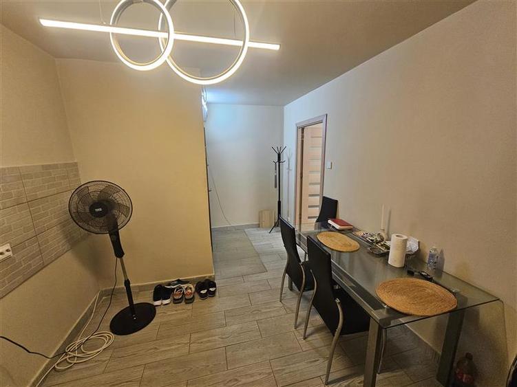 Resita, 2 Cam. Cf. 1, Renovat, Parter, Micro 1 - 7