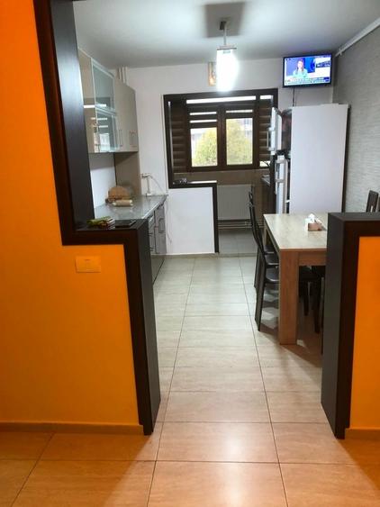 Aparatorii Patriei, Piata Berceni - 1