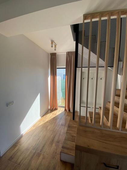 Vila superba situata langa lac si parc | Tunari - 6