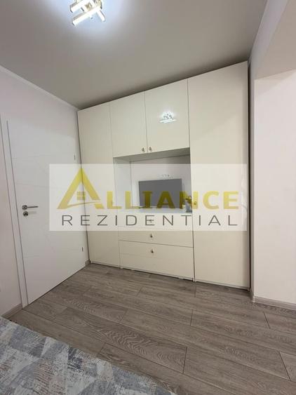 Apartament cu 3 camere decomandat, mobilat în Central