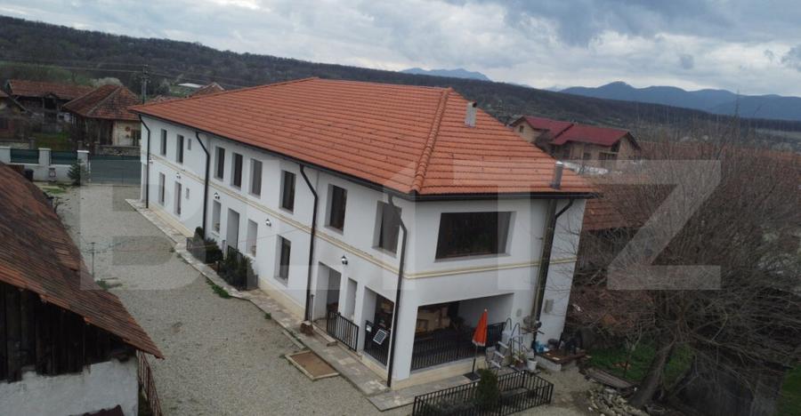 Pensiune de vanzare, 6 camere, 370 mp, zona Arcani - 2