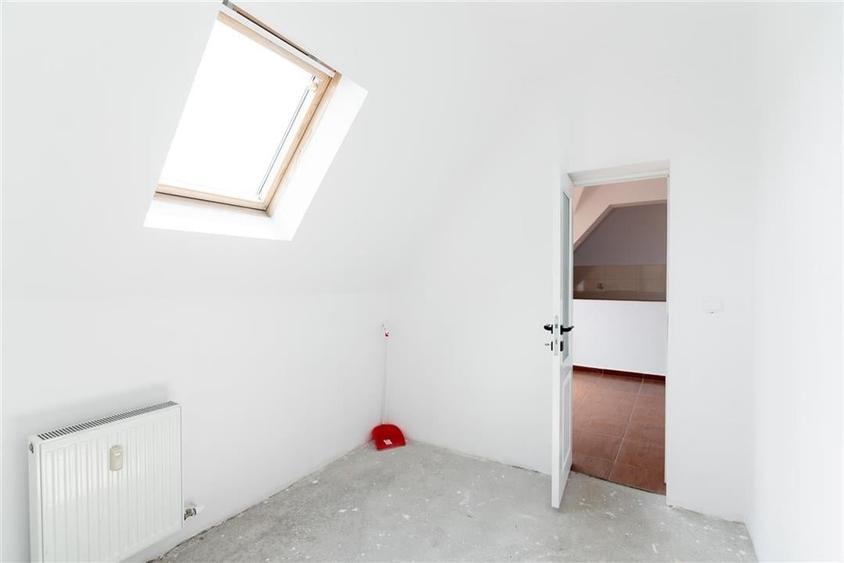 Apartament cu living+3 camere, 2 bai in zona Parcului 22 Decembrie - 7