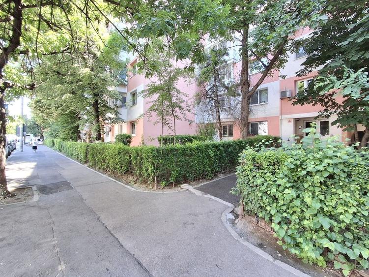 De Vanzare Garsoniera Teiul Doamnei zona Lacul Tei - 1
