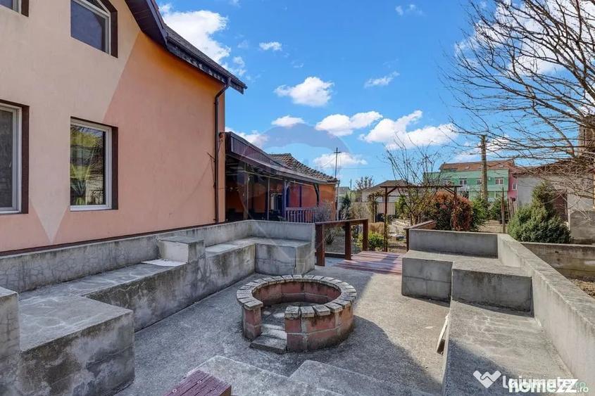 Casă cu 7 camere cu Teren 777 Mp în Ultracentral