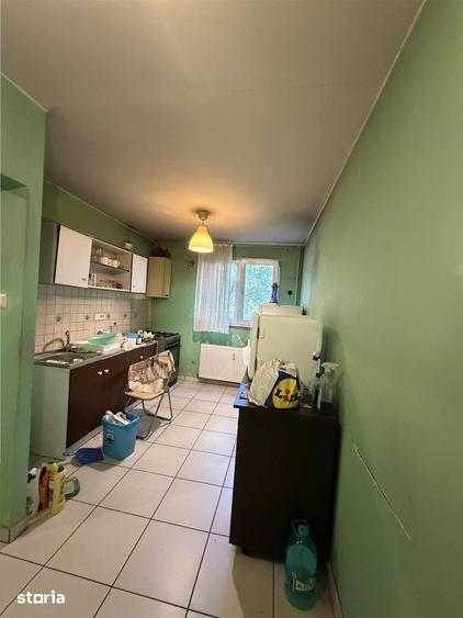 Apartament cu 3 camere decomandat în Titan