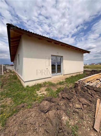 Duplex cu 3 camere cu Canalizare în Moșnița Nouă