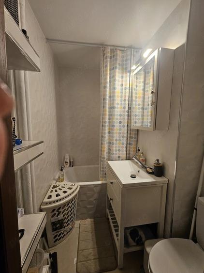 Apartament cu 2 camere decomandat în Berceni
