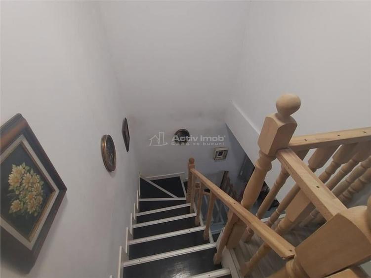 Petrosnita, Casa la Curte cu Garaj si Teren de 900 Mp - 3