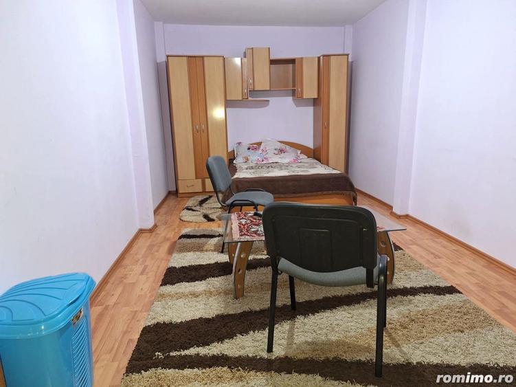 Inchiriez 1 camera + baie + bucatarie la curte - 4