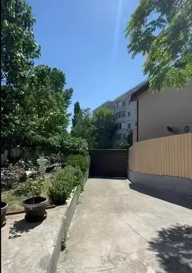 Casa individuala, gradina,  piscina, foisor, locuri de parcare - 15