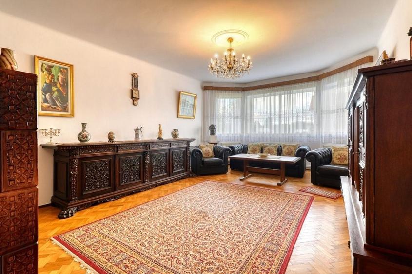 Investitie -Oportunitate - Casă boierească  de poveste- 7000 mp teren, - 54