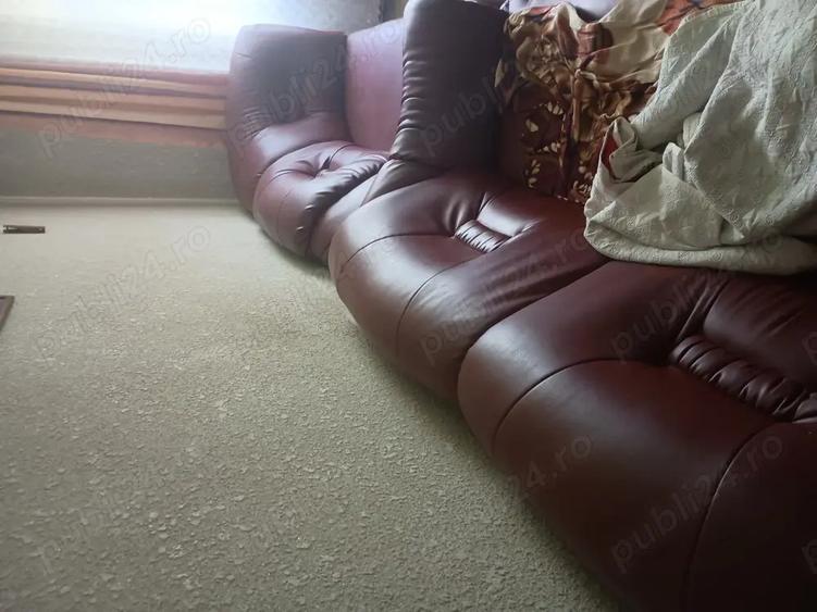 Vand apartament patru camere,decomandat zona Ramiro. - 2