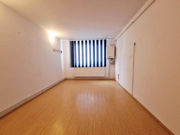 Garsoniera Tiglina 1 etaj 1 pretabila birou - 1