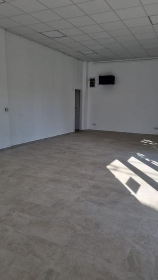 Spatiu comercial de inchiriat pretabil pentru multiple destinatii : salon de inf - 5