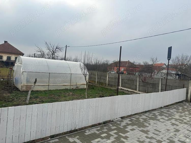 Casă cu 5 camere cu Teren 3885 Mp în Izgar