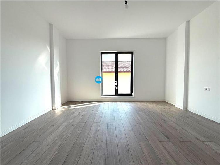 Vila moderna de vanzare – Hlincea, zona Stejar (str. Cortez)Vila dispune de 4 ca - 5
