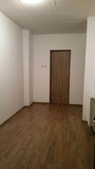 Închiriez apartament/spațiu comercial  - 6