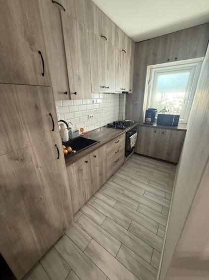 Apartament cu 3 camere decomandat în Florești