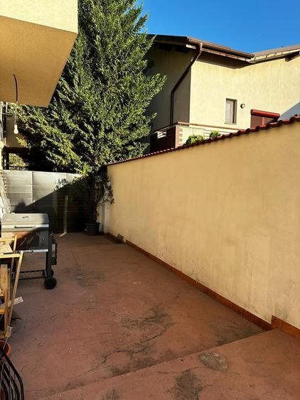 Apartament cu 3 camere semidecomandat în Chitila