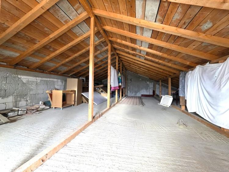 Casă individuală cu 3 camere cu Garaj în Oituz