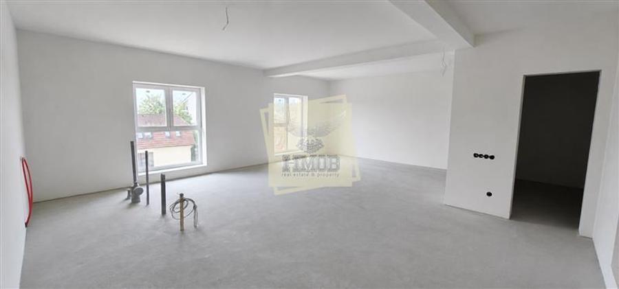 Penthouse cu 3 camere decomandat în Țiglari