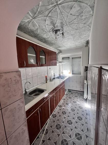 Apartament cu 2 camere decomandat în Micro 6