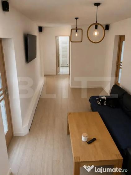 Casă cu 7 camere cu Teren 500 Mp în Central