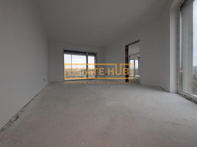 Apartament cu 3 camere semidecomandat în Între Lacuri