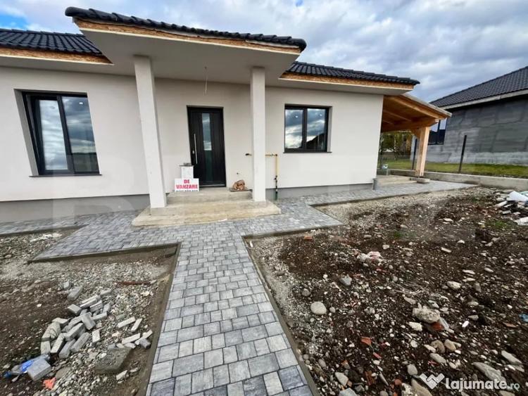 Casă cu 4 camere cu Teren 500 Mp în Unirea