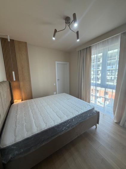Apartament cu 3 camere semidecomandat, mobilat în Florești