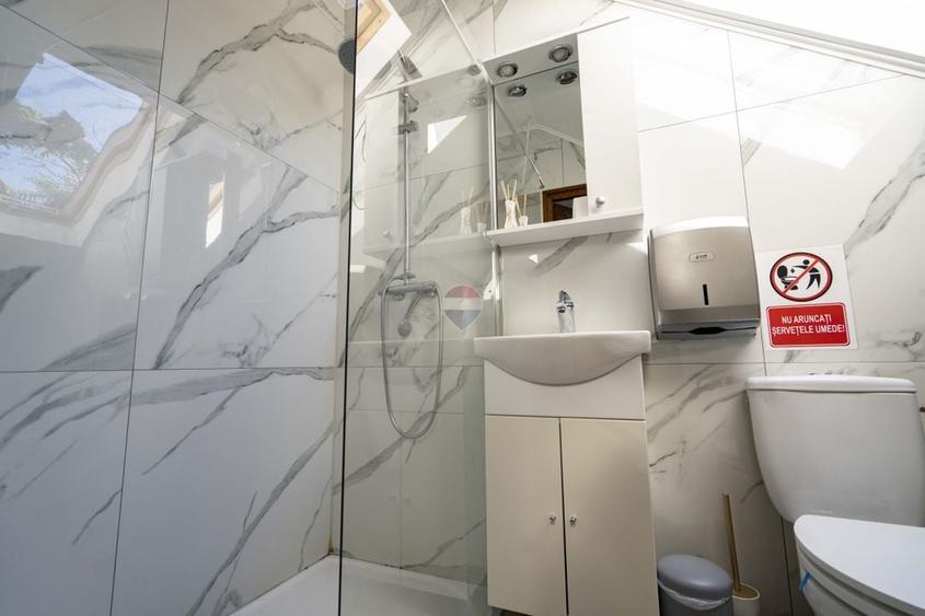 Apartament cu 4 camere decomandat în Central
