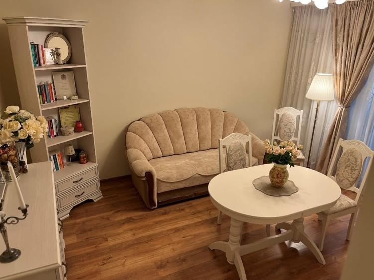 Apartament cu 3 camere decomandat, mobilat în Central