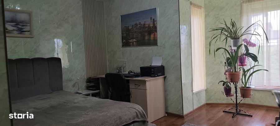 Casă cu 3 camere în Central