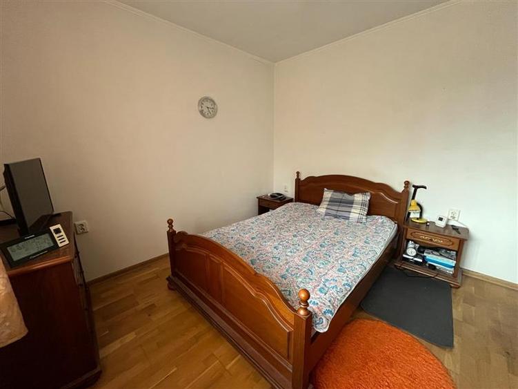 Casă individuală cu 3 camere cu Canalizare în Est