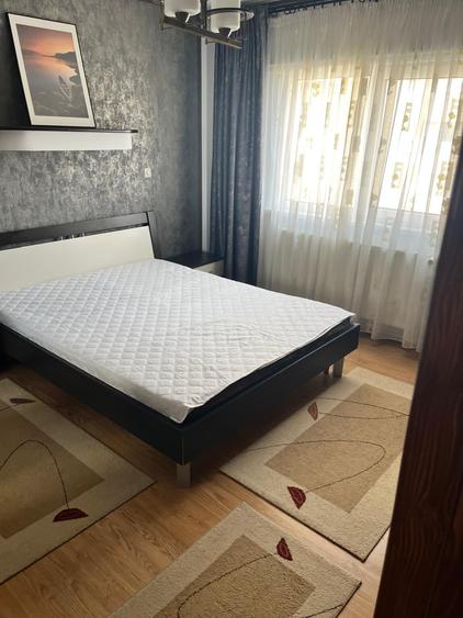 Apartament cu 3 camere decomandat în Scriitorilor