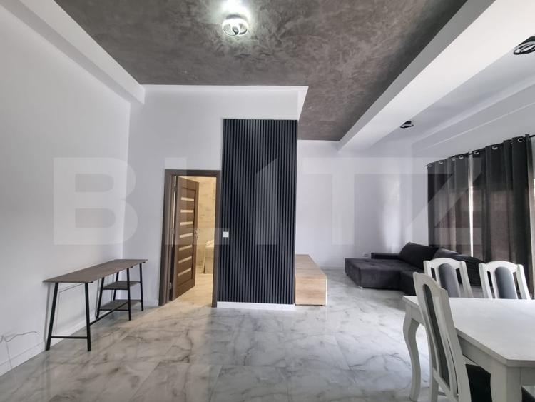Apartament cu 3 camere semidecomandat în Dâmbul Rotund