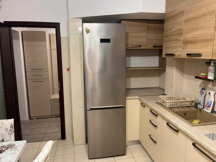 Apartament cu 3 camere decomandat în Militari