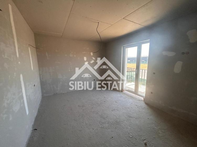 Duplex cu 4 camere cu Canalizare în Mohu