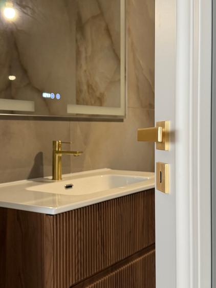 Apartament cu 3 camere decomandat în Băneasa