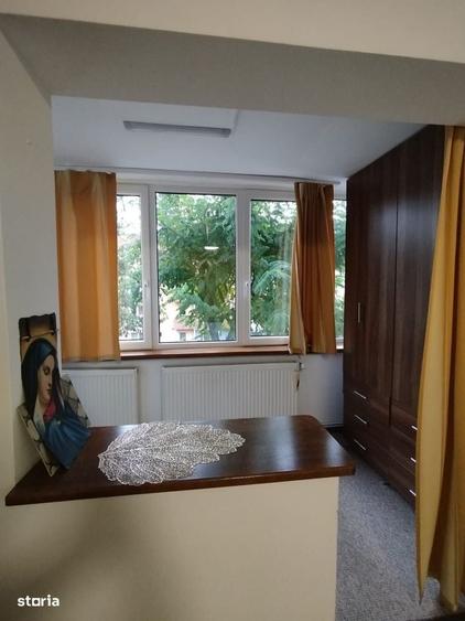 Apartament cu 3 camere decomandat în Răcădău