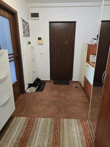 Apartament cu 2 camere decomandat în Ultimul leu