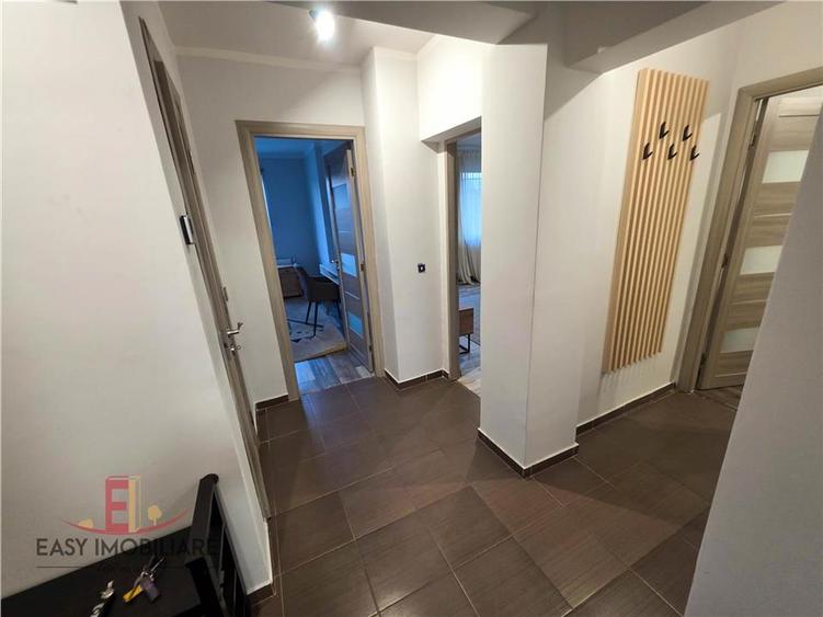 Apartament cu 3 camere decomandat, mobilat în 7 Noiembrie