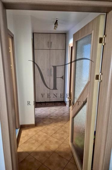 Apartament cu 3 camere semidecomandat în Colentina