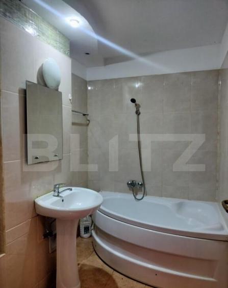 ???? Apartament de vanzare, 4 camere, 73 mp zona Liliac - 11