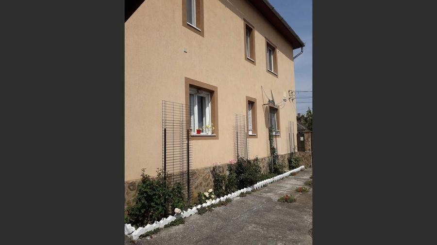 Villa for sale, 2 Apartments, 220mp, Ineu - 1