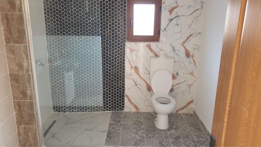 Casă cu 4 camere în Budești
