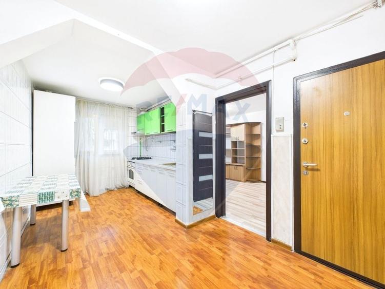 Apartament cu 4 camere de vanzare in zona Rahova - 3