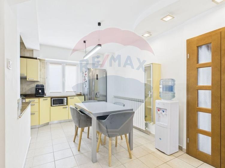 Apartament 3 camere superb cu loc de parcare si boxa Unirii - 4